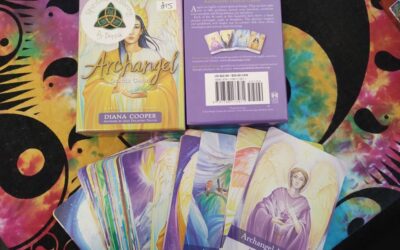 💚 Archangel Oracle Cards – Diana Cooper – £15.00💚
